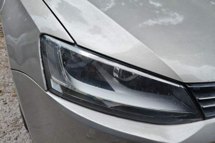 Used Volkswagen Sagitar 2014 Revised Version 1.6L Automatic Comfort Edition Right Front Headlight