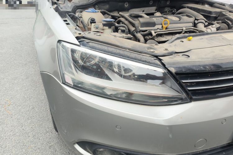 Used Volkswagen Sagitar 2014 Revised Version 1.4TSI Automatic Elite Edition Right Front Headlight