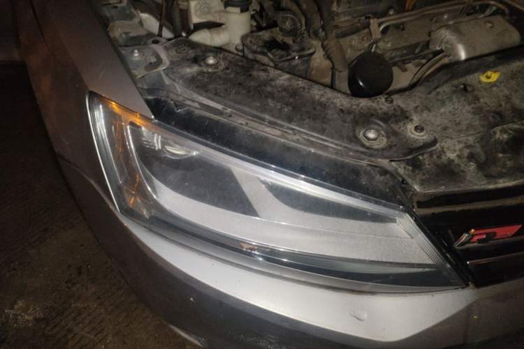 Used Volkswagen Sagitar 2014 Revised Version 1.4TSI Manual Luxury Edition Right Front Headlight