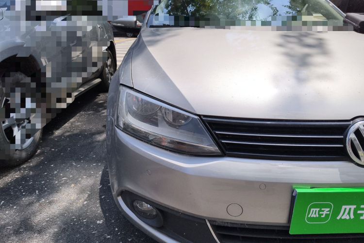 Used Volkswagen Sagitar 2014 1.4TSI Manual Luxury Model Right Front Headlight