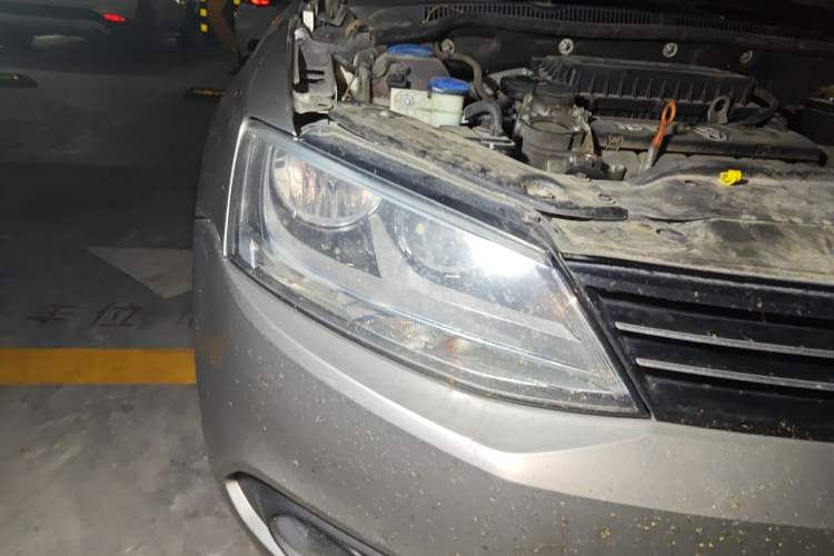 Used Volkswagen Sagitar 2014 Revised Version 1.6L Manual Comfort Edition Right Front Headlight