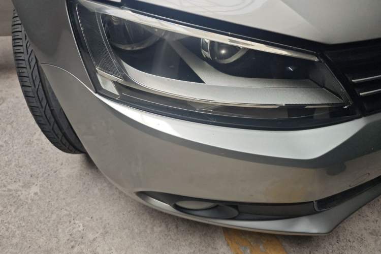 Used Volkswagen Sagitar 2014 Revised Version 1.6L Manual Comfort Edition Right Front Headlight