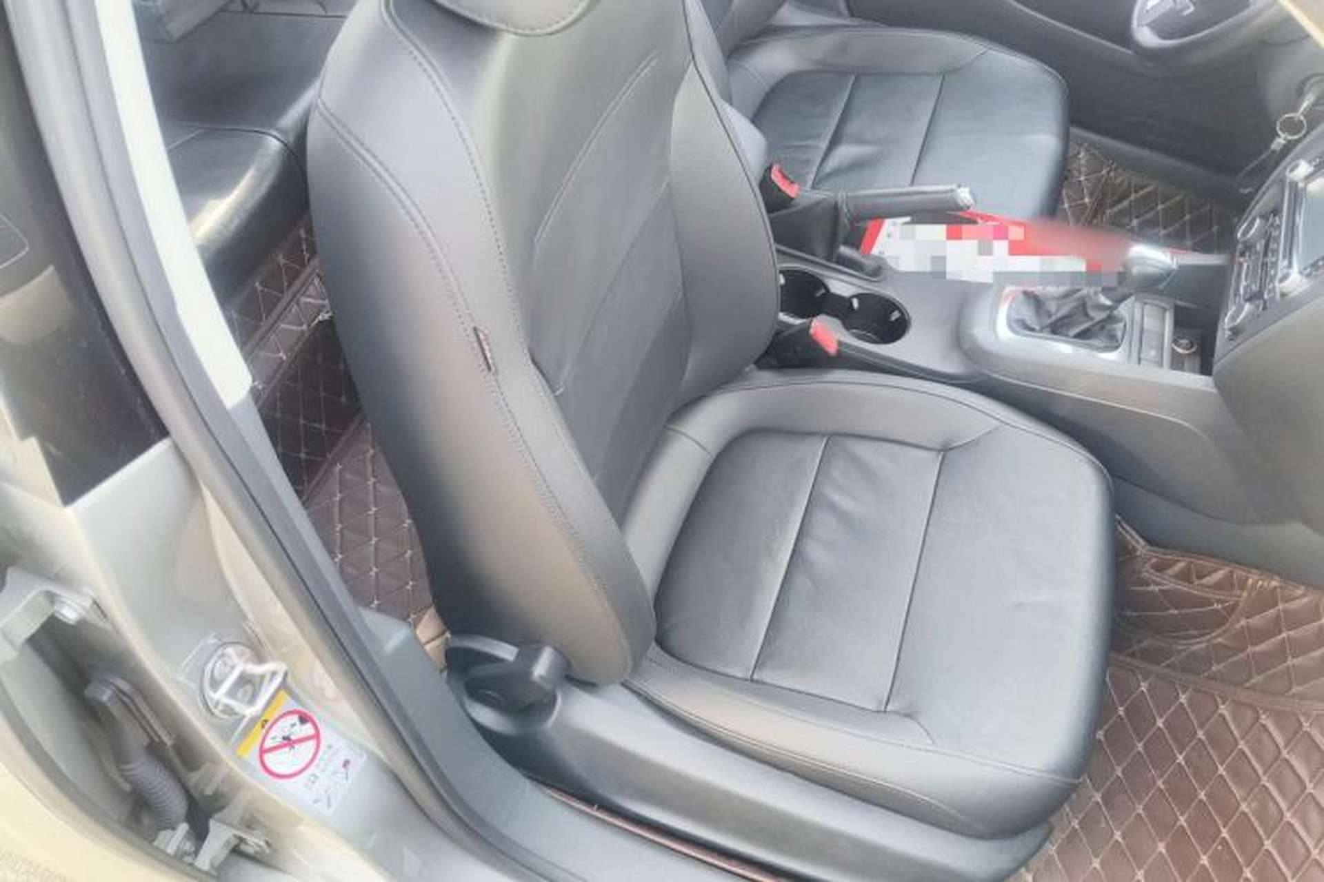 Used Volkswagen Sagitar 2014 Revised Version 1.4TSI Automatic Luxury Edition Right Front Seat