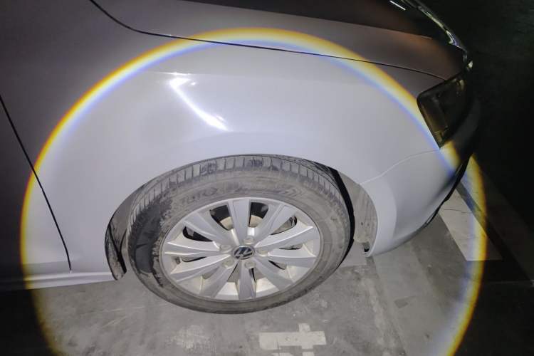 Used Volkswagen Sagitar 2014 1.6L Automatic Comfort Model Right Front Wheel Hub