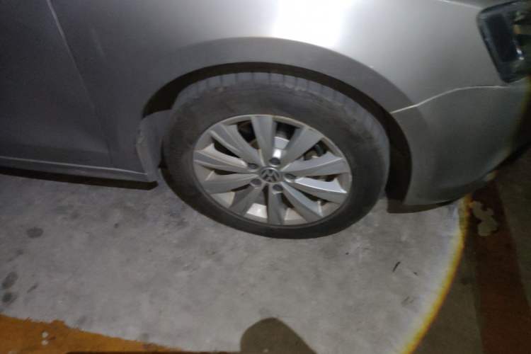 Used Volkswagen Sagitar 2014 1.6L Automatic Fashion Model Right Front Wheel Hub