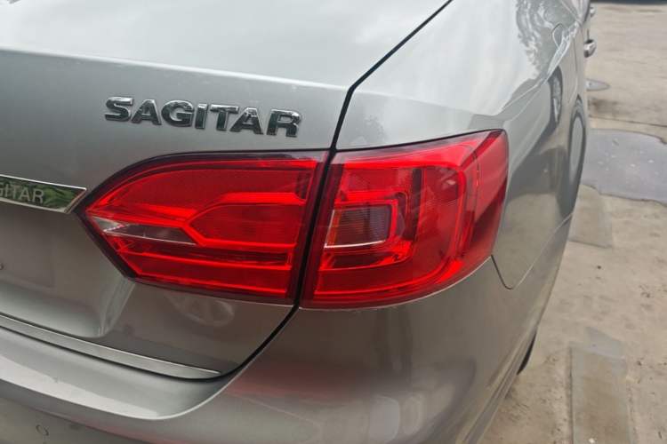 Used Volkswagen Sagitar 2014 Revised Version 1.6L Automatic Comfort Edition Right Rear Taillight
