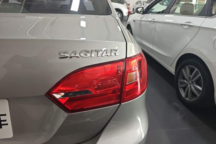 Used Volkswagen Sagitar 2014 Revised Version 1.6L Automatic Comfort Edition Right Rear Taillight
