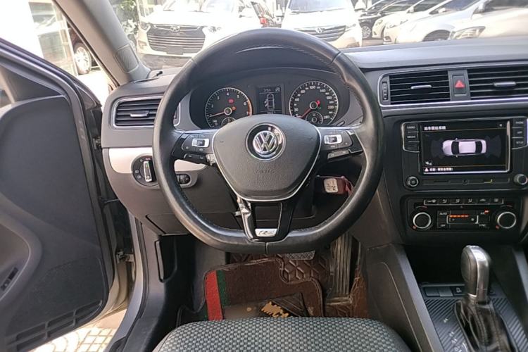 Used Volkswagen Sagitar 2014 1.4TSI BlueMotion Edition Steering Wheel