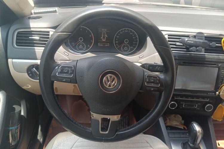 Used Volkswagen Sagitar 2014 1.4TSI Automatic Luxury Model Steering Wheel