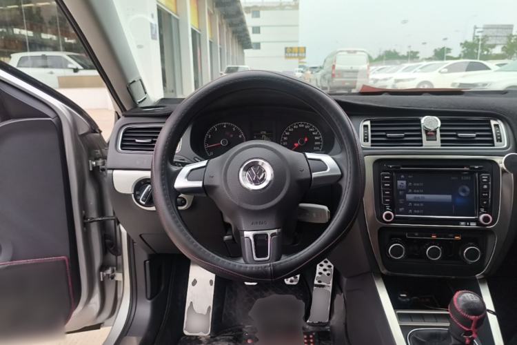 Used Volkswagen Sagitar 2014 Revised Version 1.6L Manual Comfort Edition Steering Wheel