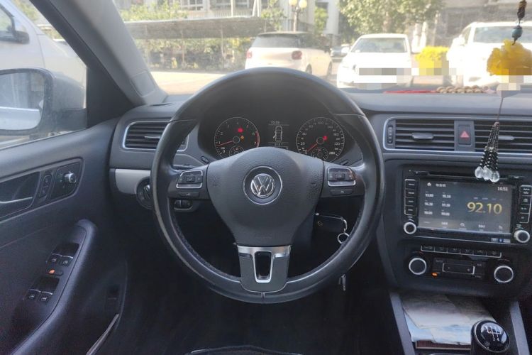 Used Volkswagen Sagitar 2014 1.4TSI Manual Luxury Model Steering Wheel
