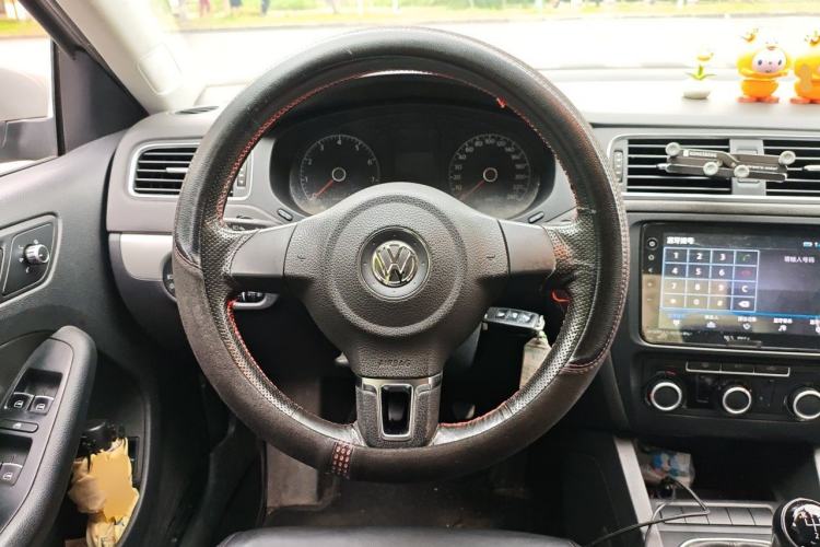 Used Volkswagen Sagitar 2014 Revised Version 1.6L Manual Comfort Edition Steering Wheel