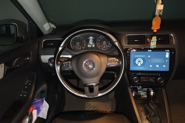 Used Volkswagen Sagitar 2014 Revised Version 1.4TSI Automatic Luxury Edition Steering Wheel
