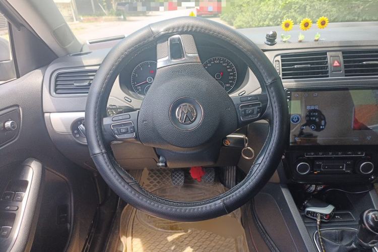 Used Volkswagen Sagitar 2014 1.4TSI Manual Luxury Model Steering Wheel