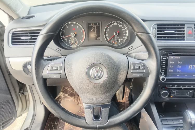Used Volkswagen Sagitar 2014 Revised Version 1.4TSI Automatic Luxury Edition Steering Wheel