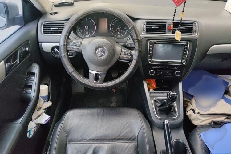 Used Volkswagen Sagitar 2014 1.4TSI Manual Luxury Model Steering Wheel