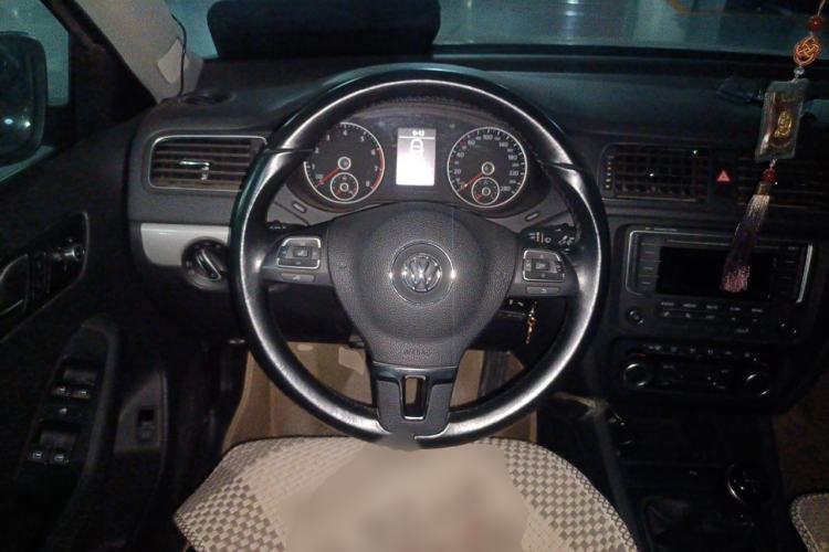 Used Volkswagen Sagitar 2014 1.4TSI Manual Luxury Model Steering Wheel