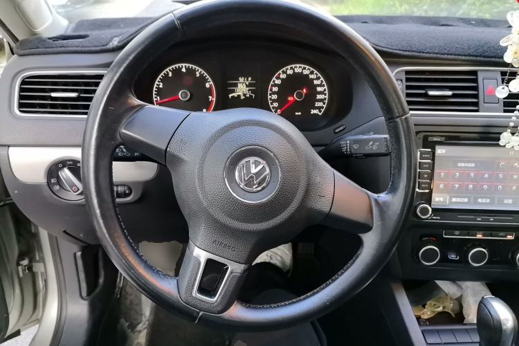 Used Volkswagen Sagitar 2014 1.6L Automatic Comfort Model Steering Wheel