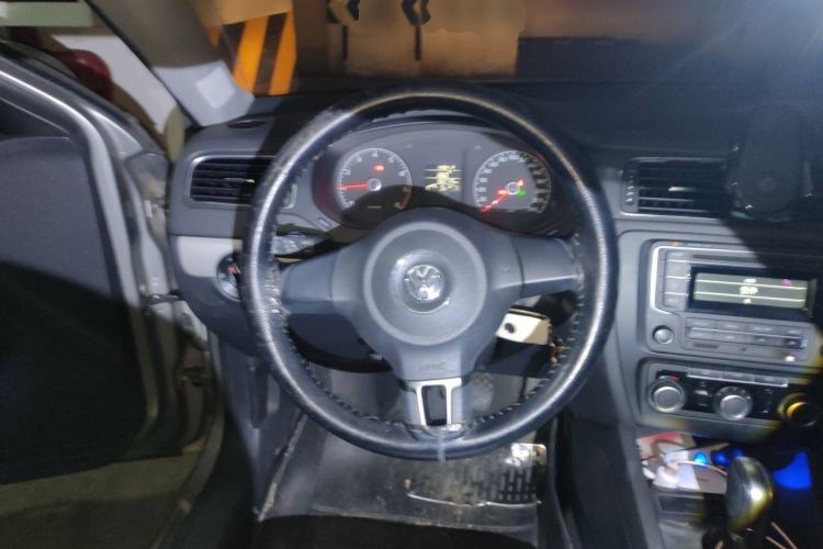 Used Volkswagen Sagitar 2014 1.6L Automatic Fashion Model Steering Wheel