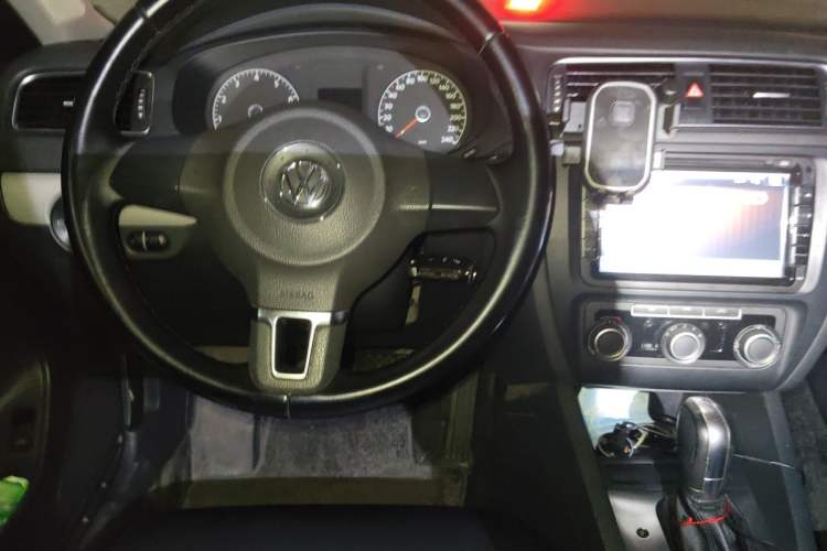 Used Volkswagen Sagitar 2014 Revised Version 1.6L Automatic Leading Edition Steering Wheel