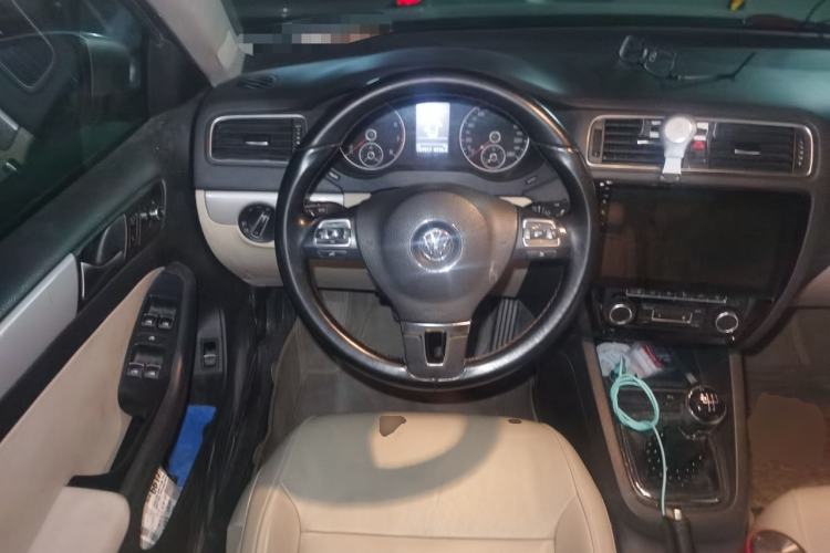 Used Volkswagen Sagitar 2014 Revised Version 1.4TSI Manual Luxury Edition Steering Wheel