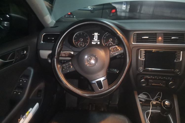 Used Volkswagen Sagitar 2014 1.4TSI Manual Luxury Model Steering Wheel