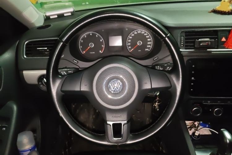 Used Volkswagen Sagitar 2014 1.6L Automatic Comfort Model Steering Wheel