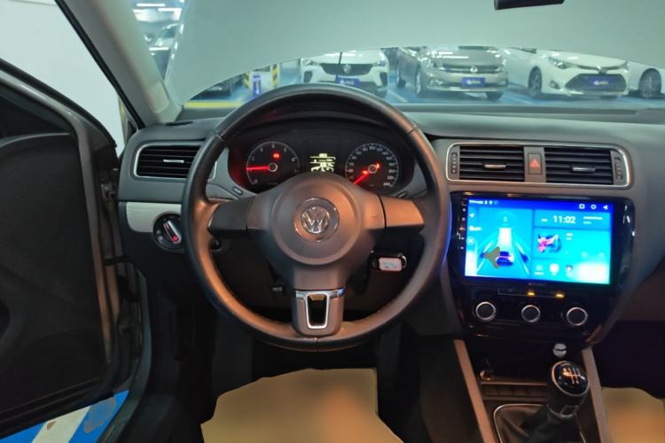 Used Volkswagen Sagitar 2014 Revised Version 1.6L Manual Comfort Edition Steering Wheel