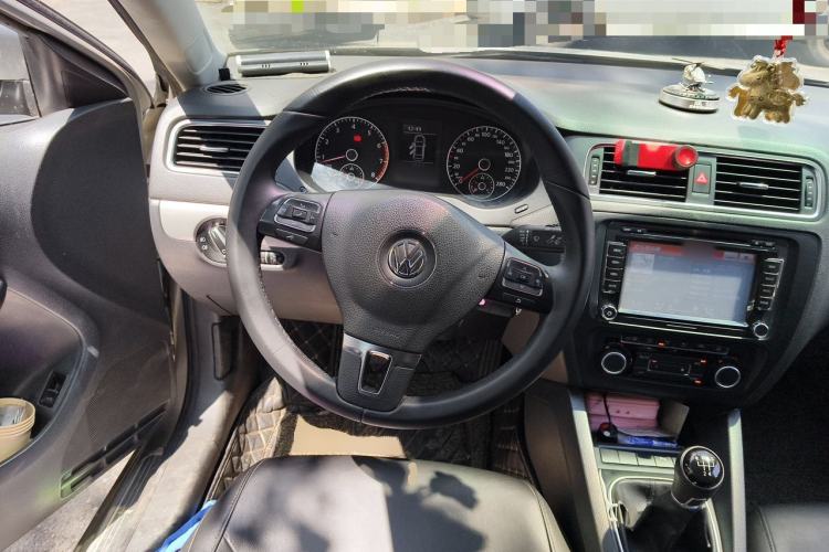 Used Volkswagen Sagitar 2014 1.4TSI Manual Luxury Model Steering Wheel
