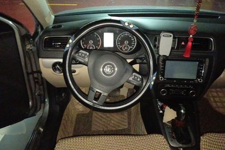 Used Volkswagen Sagitar 2014 1.4TSI Automatic Luxury Model Steering Wheel