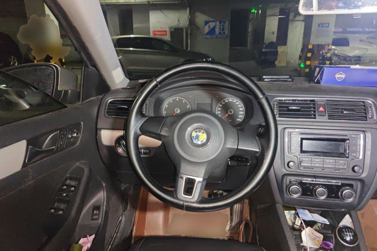 Used Volkswagen Sagitar 2014 Revised Version 1.6L Manual Comfort Edition Steering Wheel