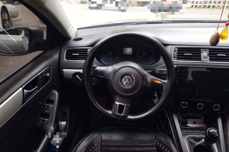 Used Volkswagen Sagitar 2014 Revised Version 1.6L Manual Comfort Edition Steering Wheel