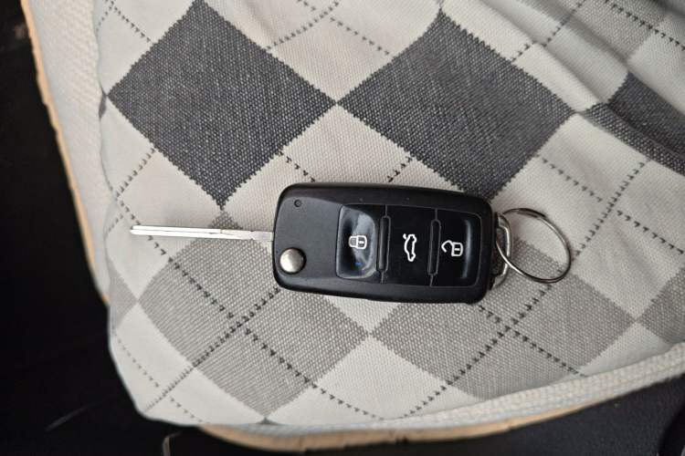 Used Volkswagen Sagitar 2014 Revised Version 1.6L Automatic Comfort Edition Vehicle Key