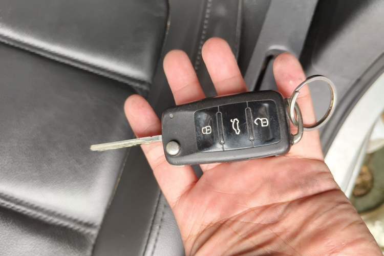 Used Volkswagen Sagitar 2014 1.6L Automatic Comfort Model Vehicle Key