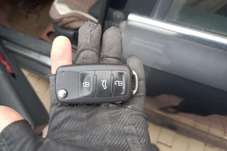 Used Volkswagen Sagitar 2014 1.6L Automatic Comfort Model Vehicle Key