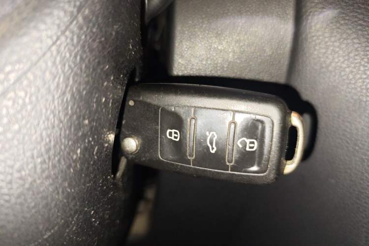 Used Volkswagen Sagitar 2014 1.6L Manual Comfort Model Vehicle Key