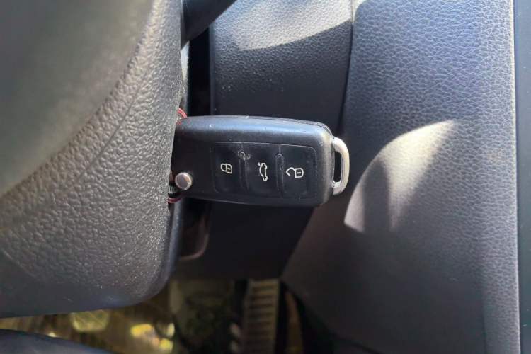 Used Volkswagen Sagitar 2014 Revised Version 1.4TSI Manual Luxury Edition Vehicle Key