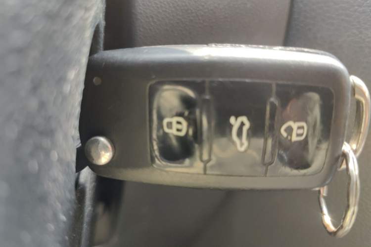 Used Volkswagen Sagitar 2014 1.6L Automatic Comfort Model Vehicle Key