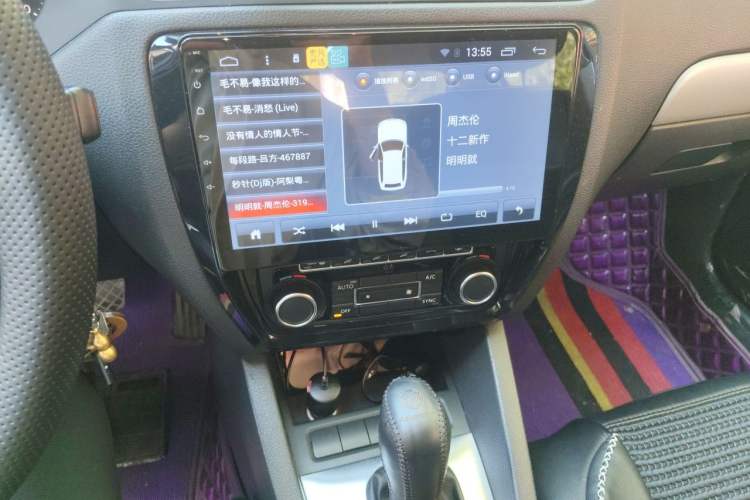 Used Volkswagen Sagitar 2014 1.4TSI Automatic Luxury Model Audio And AC Panel