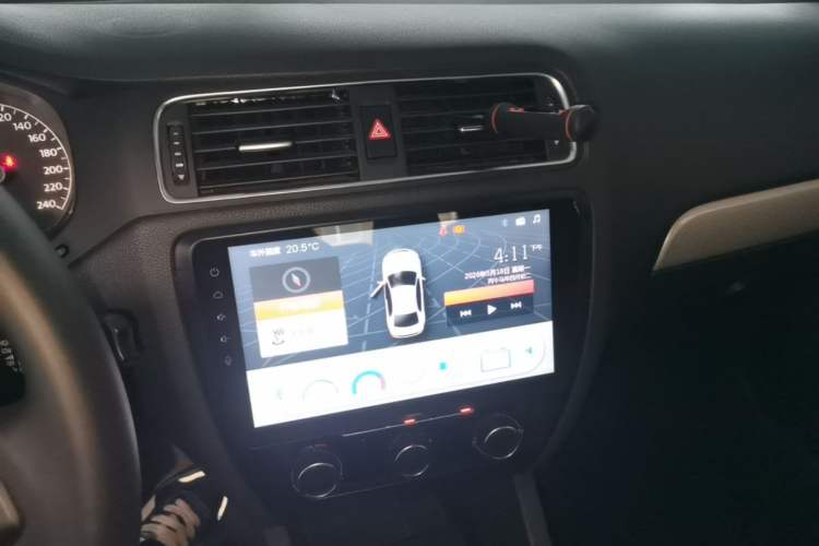 Used Volkswagen Sagitar 2014 Revised Version 1.6L Manual Leading Edition Audio And AC Panel