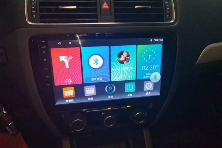 Used Volkswagen Sagitar 2014 Revised Version 1.6L Automatic Leading Edition Audio And AC Panel