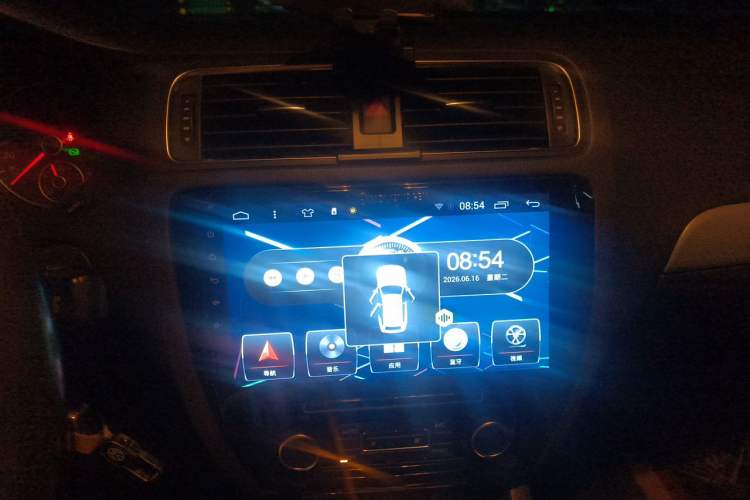 Used Volkswagen Sagitar 2014 1.4TSI Automatic Luxury Model Audio And AC Panel