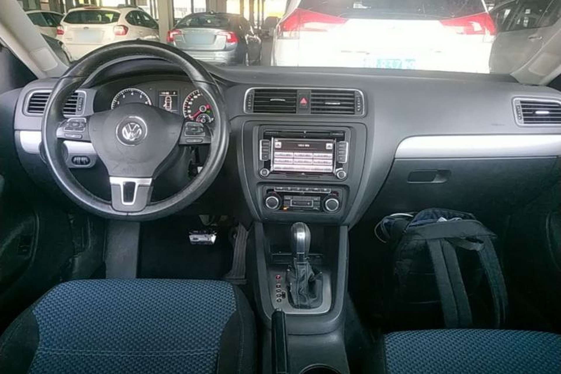 Used Volkswagen Sagitar 2014 Revised 1.4TSI BlueMotion Edition Center Console