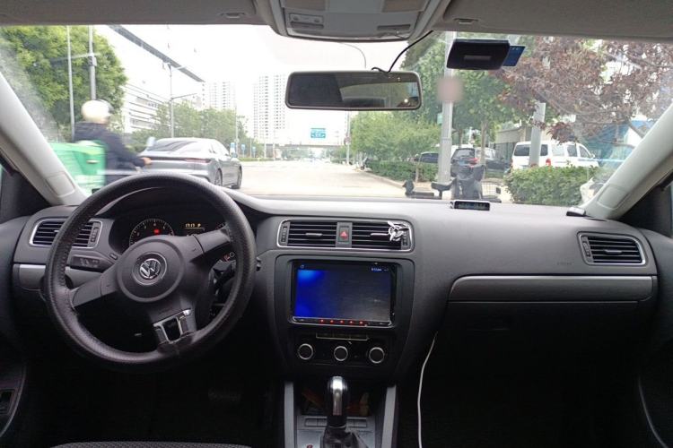 Used Volkswagen Sagitar 2014 Revised Version 1.4TSI Automatic Fashion Edition Center Console
