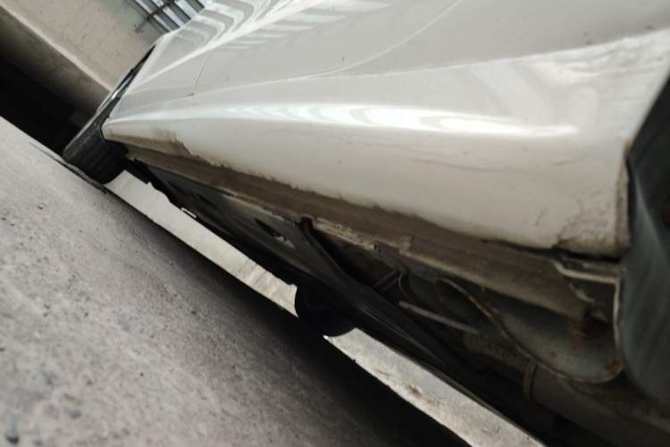 Used Volkswagen Sagitar 2014 1.6L Manual Comfort Model Chassis Rear Left