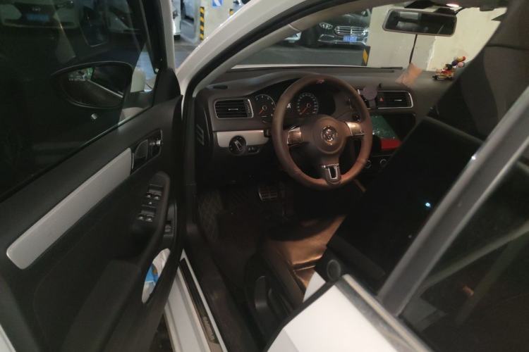 Used Volkswagen Sagitar 2014 1.6L Automatic Comfort Model Driver Seat