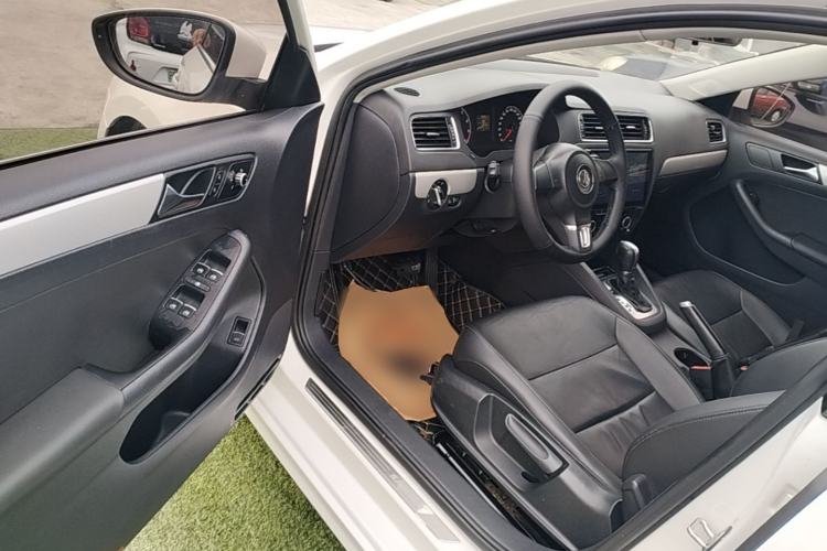 Used Volkswagen Sagitar 2014 1.6L Automatic Comfort Model Driver Seat