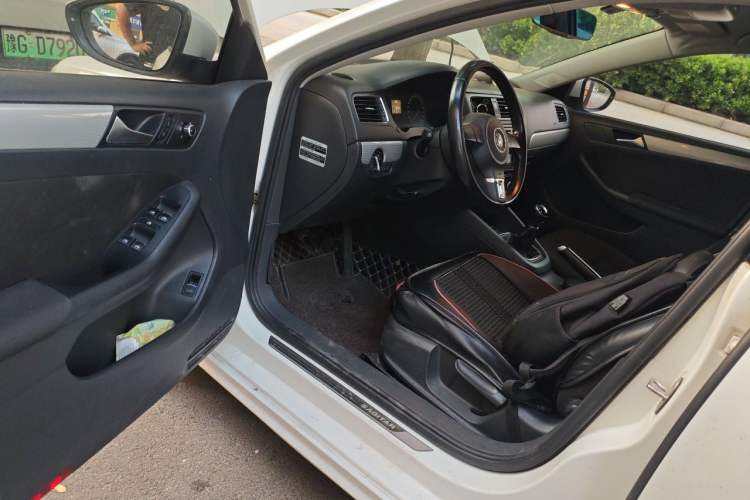 Used Volkswagen Sagitar 2014 Revised Version 1.6L Manual Leading Edition Driver Seat
