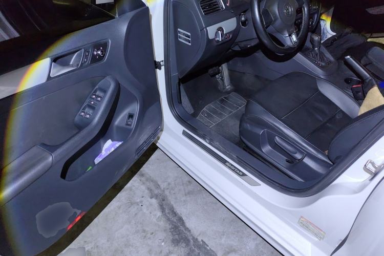 Used Volkswagen Sagitar 2014 Revised Version 1.6L Automatic Comfort Edition Driver Seat