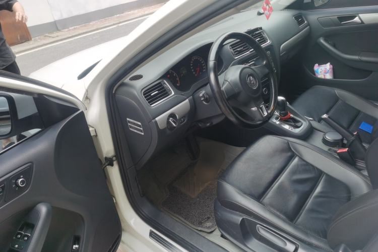 Used Volkswagen Sagitar 2014 1.6L Automatic Comfort Model Driver Seat